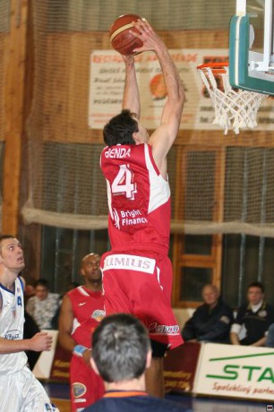 Petr Benda dunking 