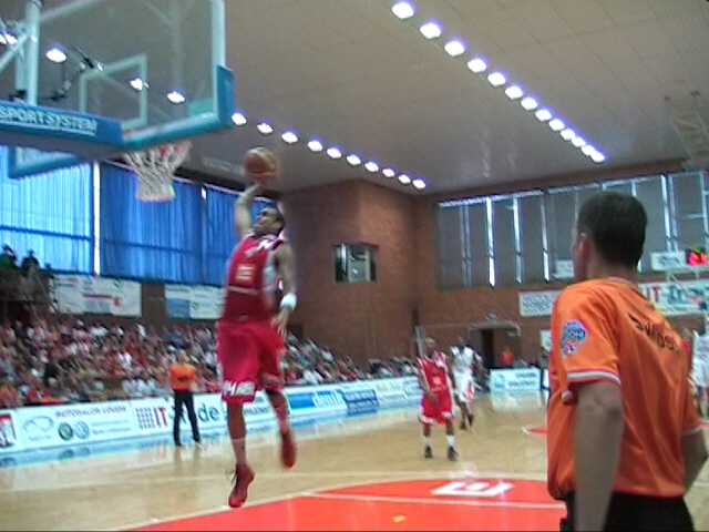 Blake Schilb dunk